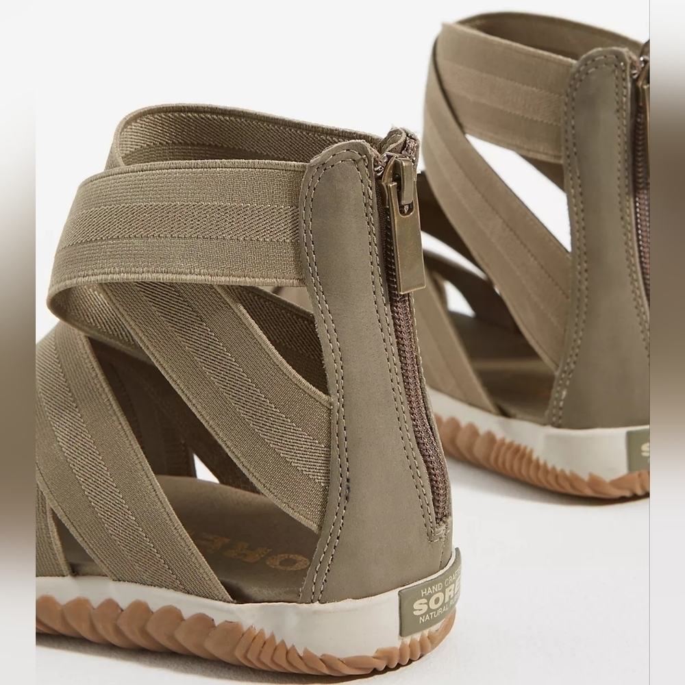 Sorel Out N' About Earth Tone Strappy Sandals Back Zip Closure Size 8